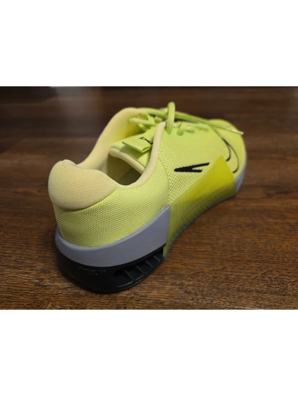 Size 12.5 Nike Metcon 9 Men Training Shoes Light Lemon Twist Volt DZ2617 701 New